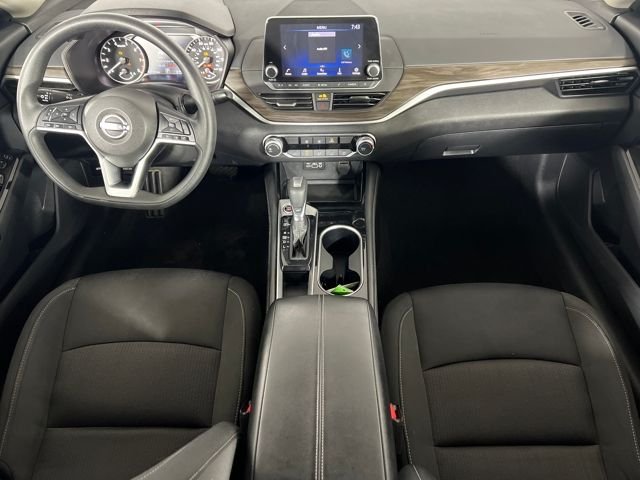 2023 Nissan Altima SV photo 2