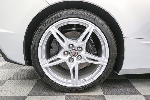 2021 Chevrolet Corvette Stingray 2LT photo 18