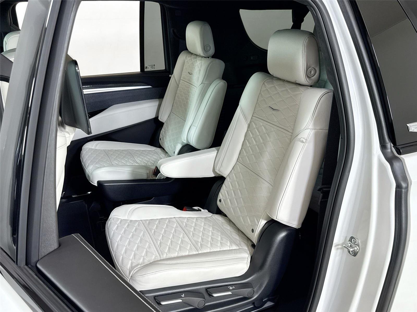 2025 Cadillac Escalade ESV V-Series photo 20