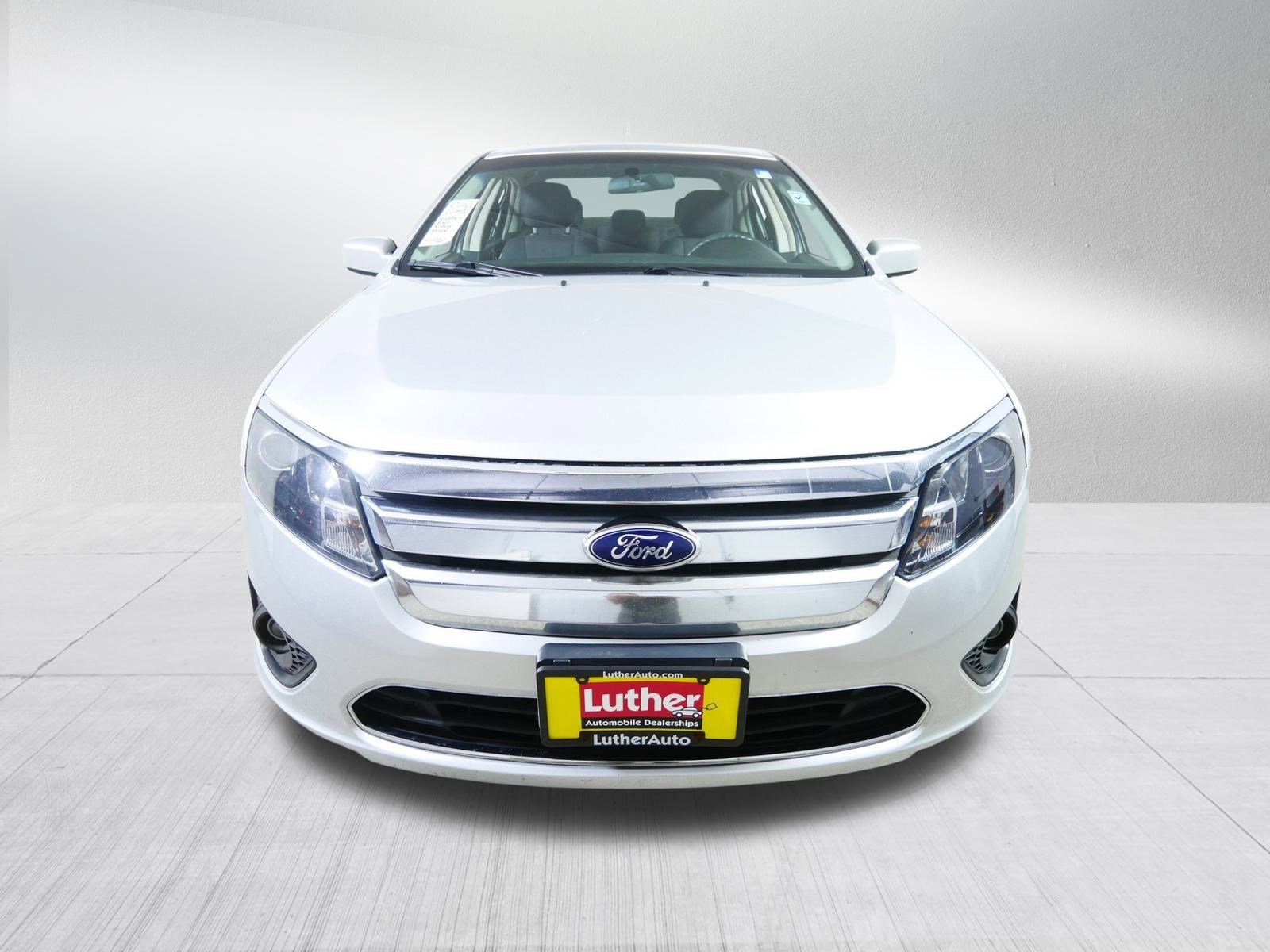 2012 Ford Fusion SE photo 2