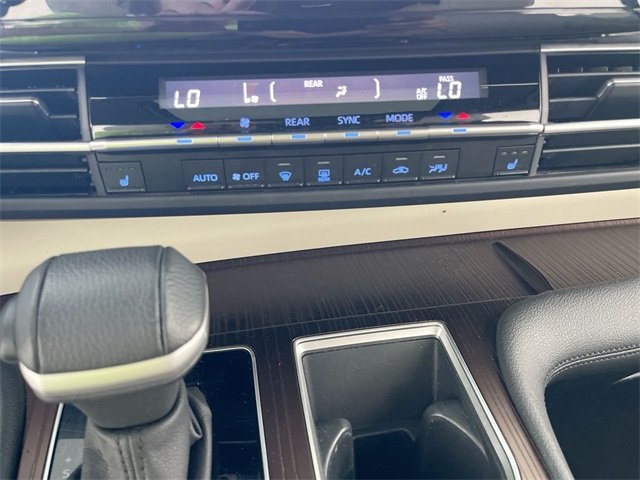 2023 Toyota Sienna XLE photo 39