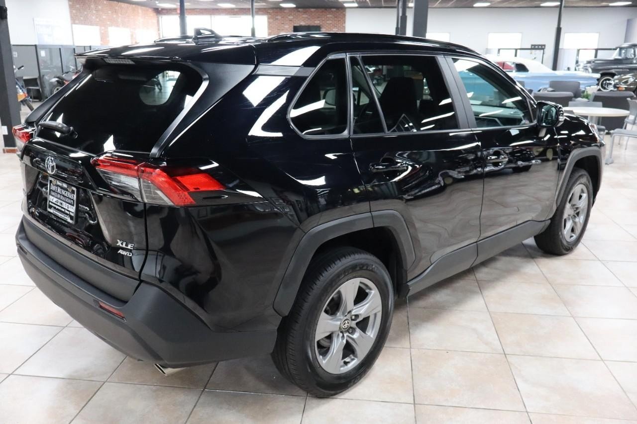 2024 Toyota RAV4 XLE photo 4
