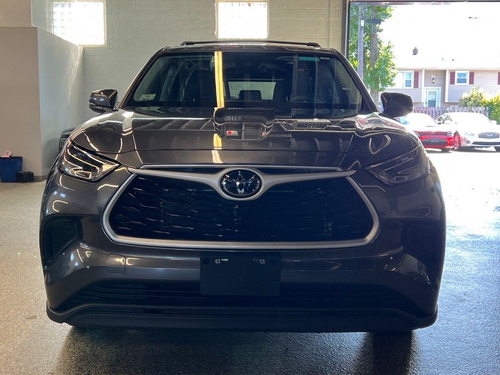 2023 Toyota Highlander L photo 2