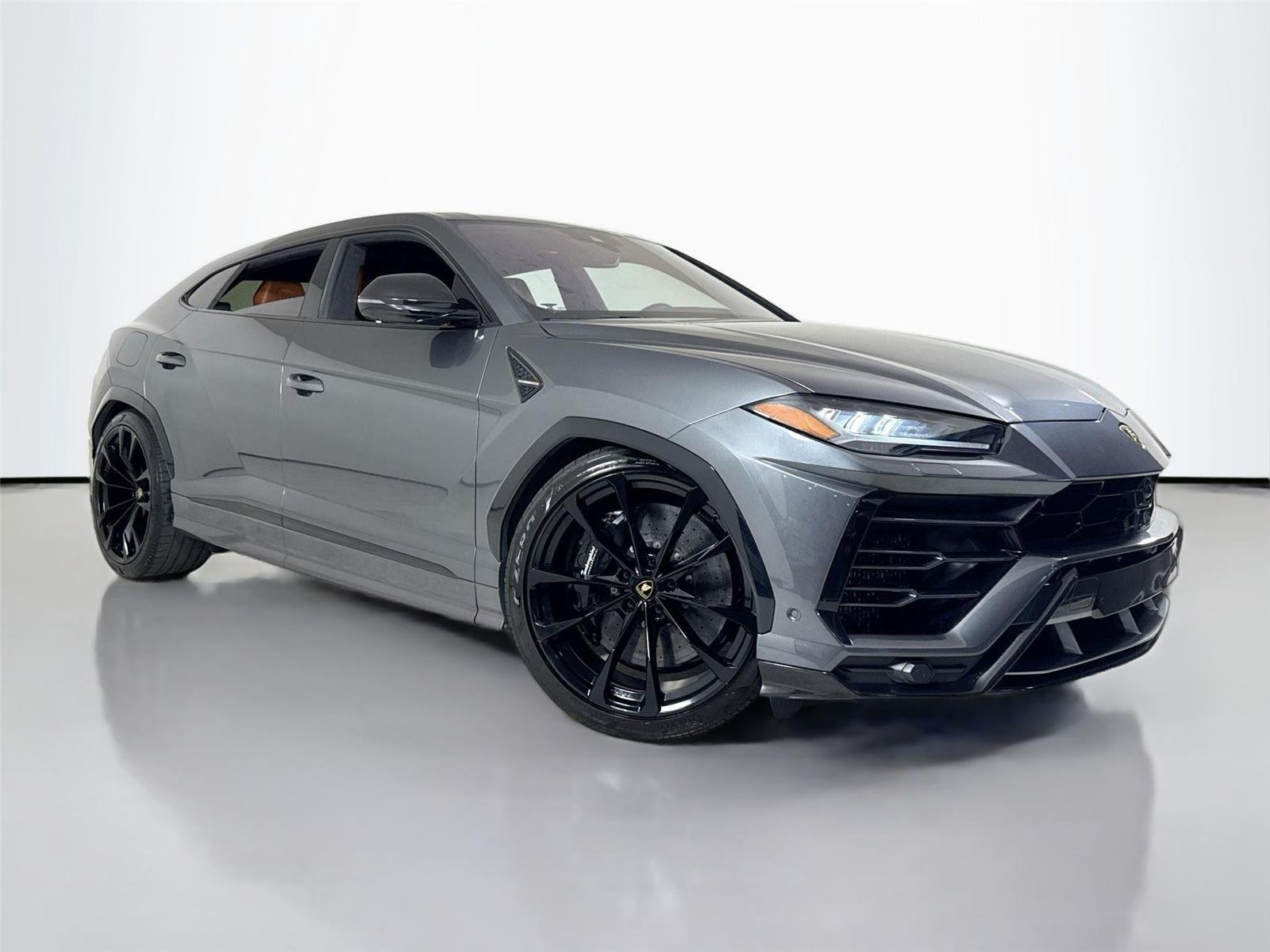 2019 Lamborghini Urus Base photo 45