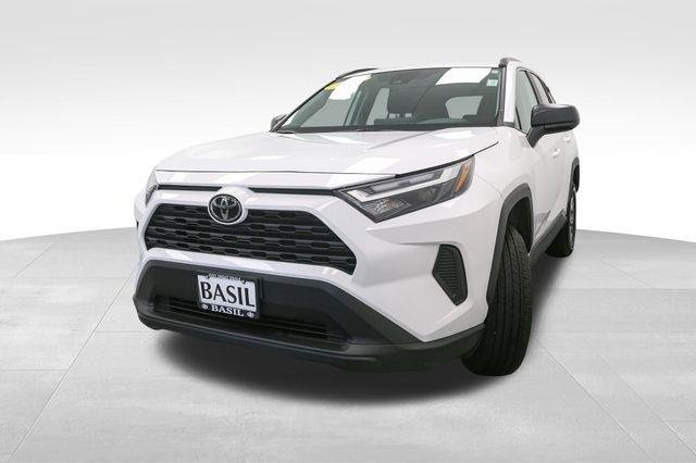 2025 Toyota RAV4 Hybrid LE photo 3