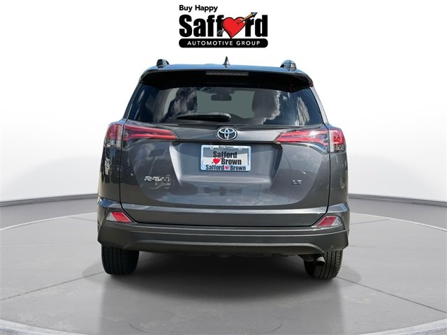 2017 Toyota RAV4 LE photo 6