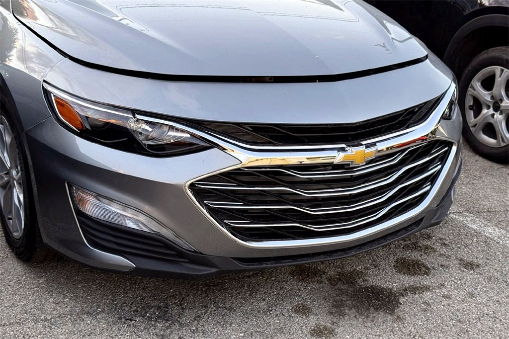 2024 Chevrolet Malibu 1LT photo 2