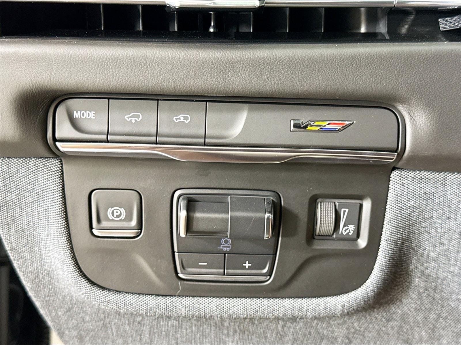 2025 Cadillac Escalade ESV V-Series photo 19