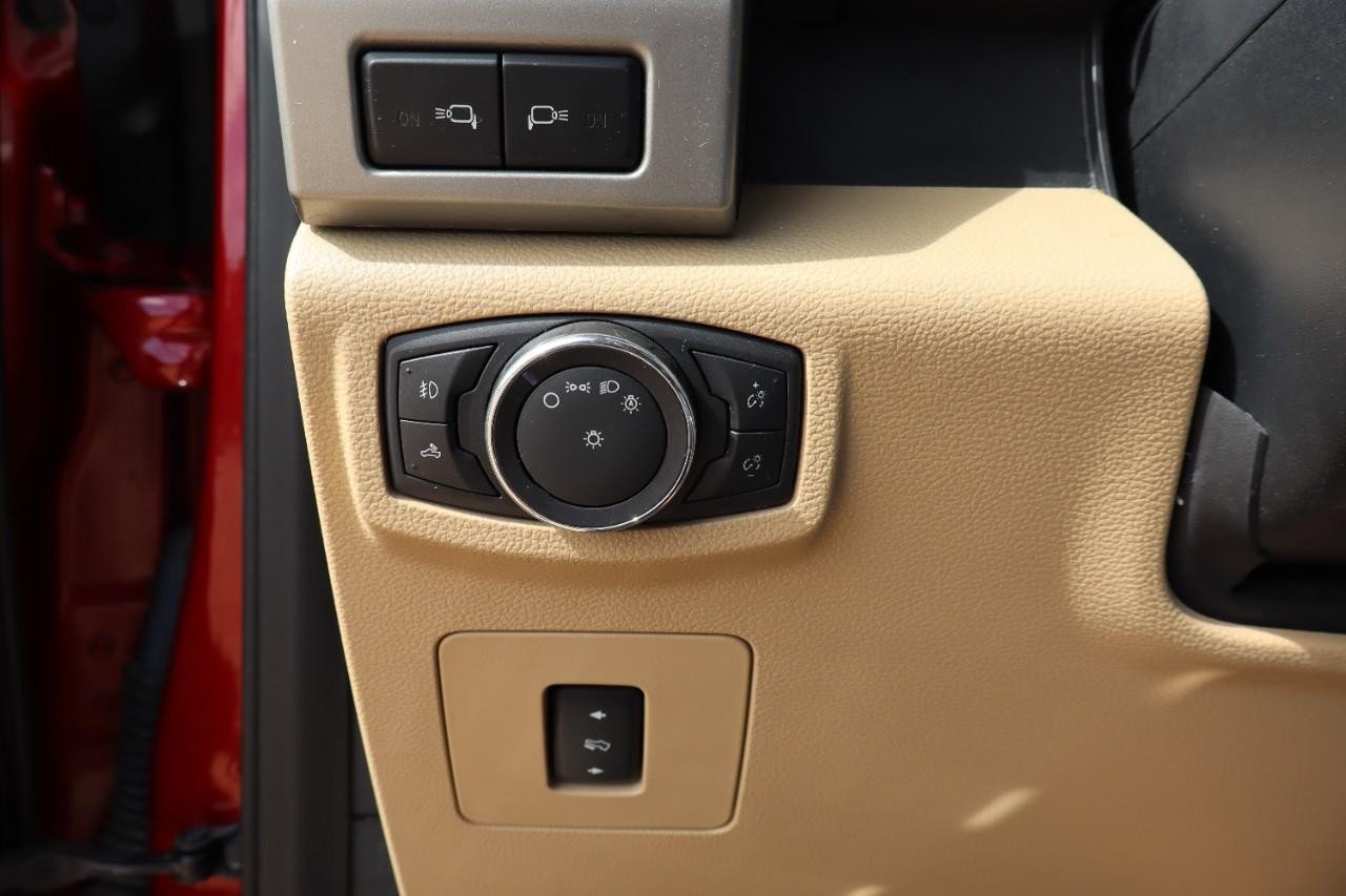 2016 Ford F-150 Lariat photo 12
