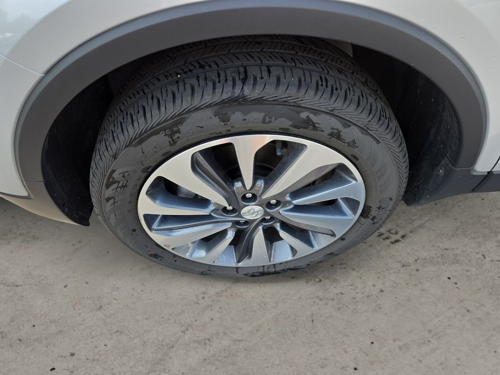 2022 Buick Encore Preferred photo 9