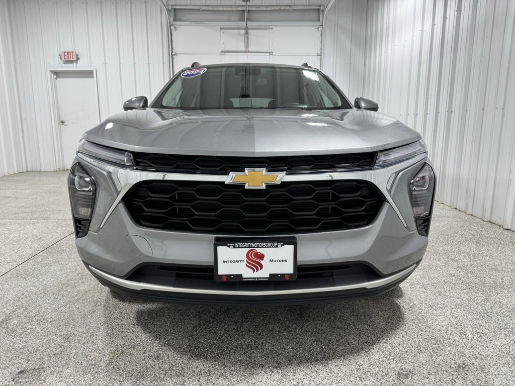 2024 Chevrolet Trax LT photo 4