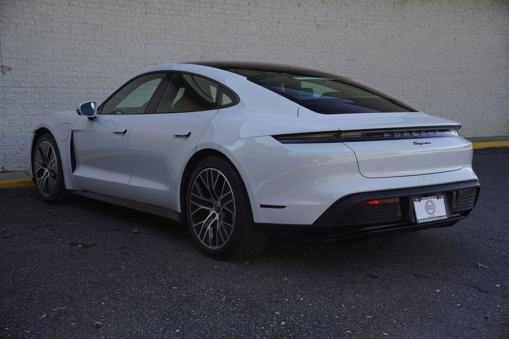 2021 Porsche Taycan Base photo 4