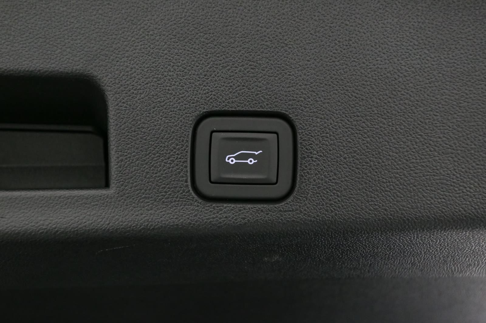 2025 Chevrolet Traverse photo 10