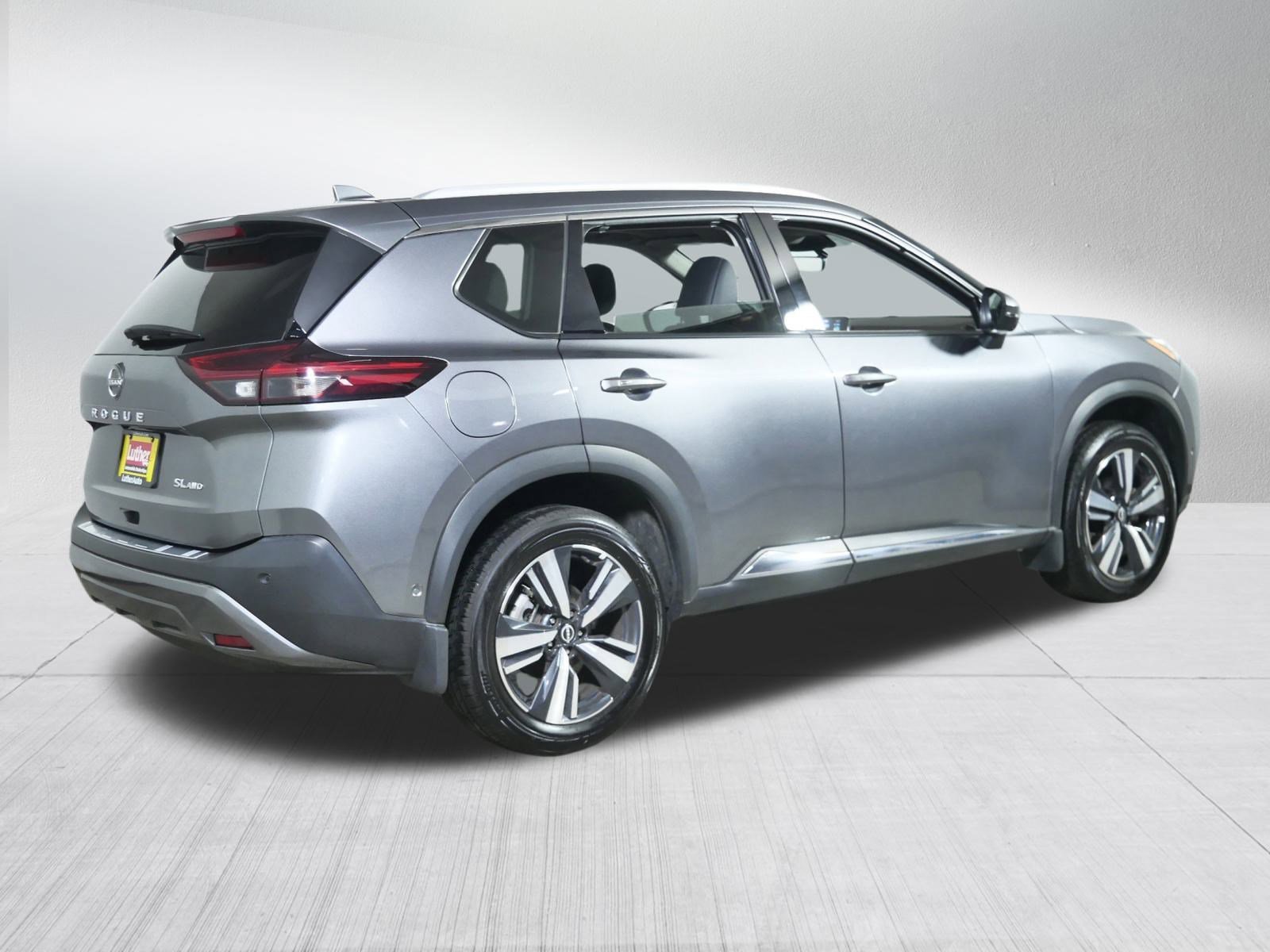 2022 Nissan Rogue SL photo 7