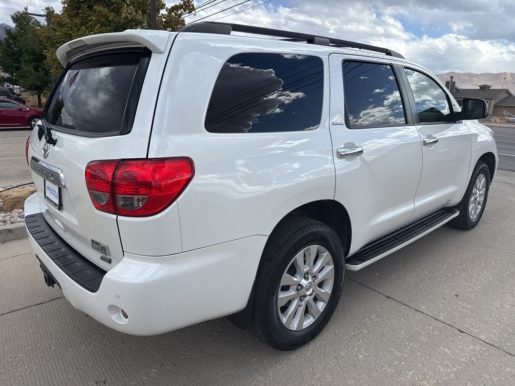2017 Toyota Sequoia Platinum photo 2