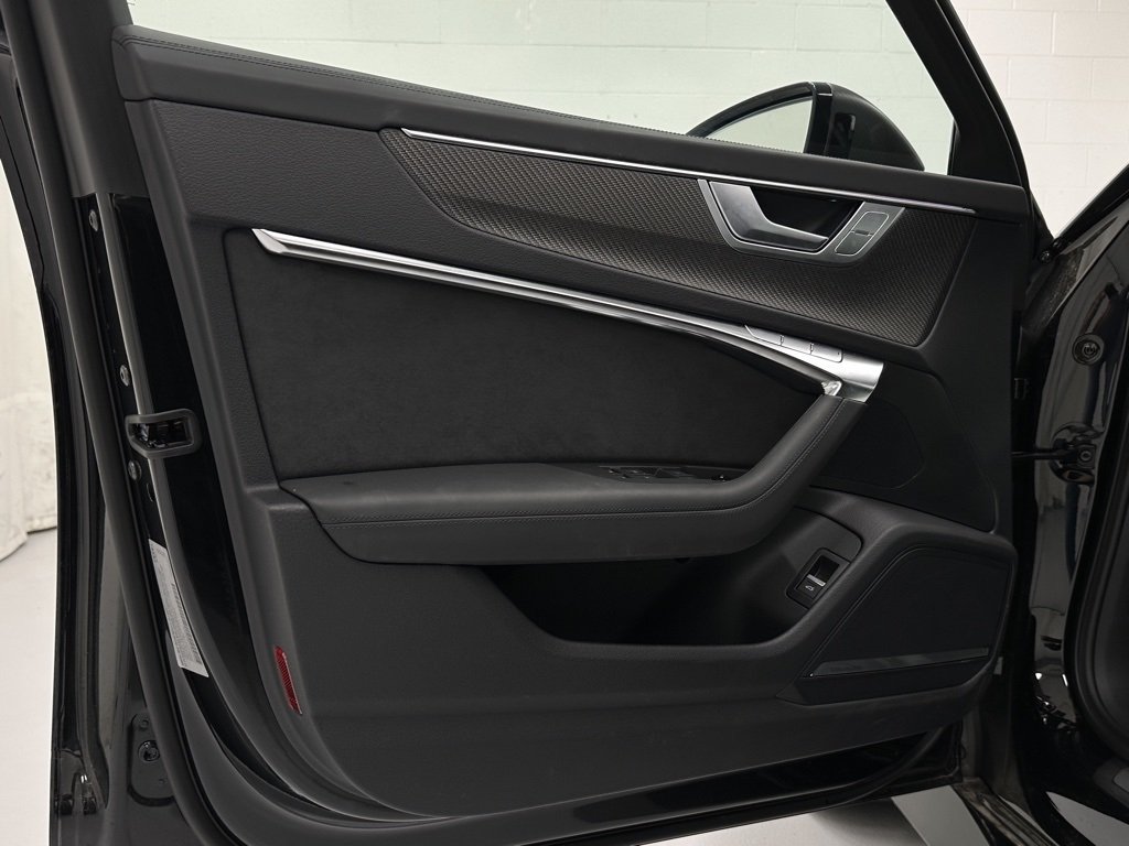 2025 Audi RS 6 Avant Performance photo 23