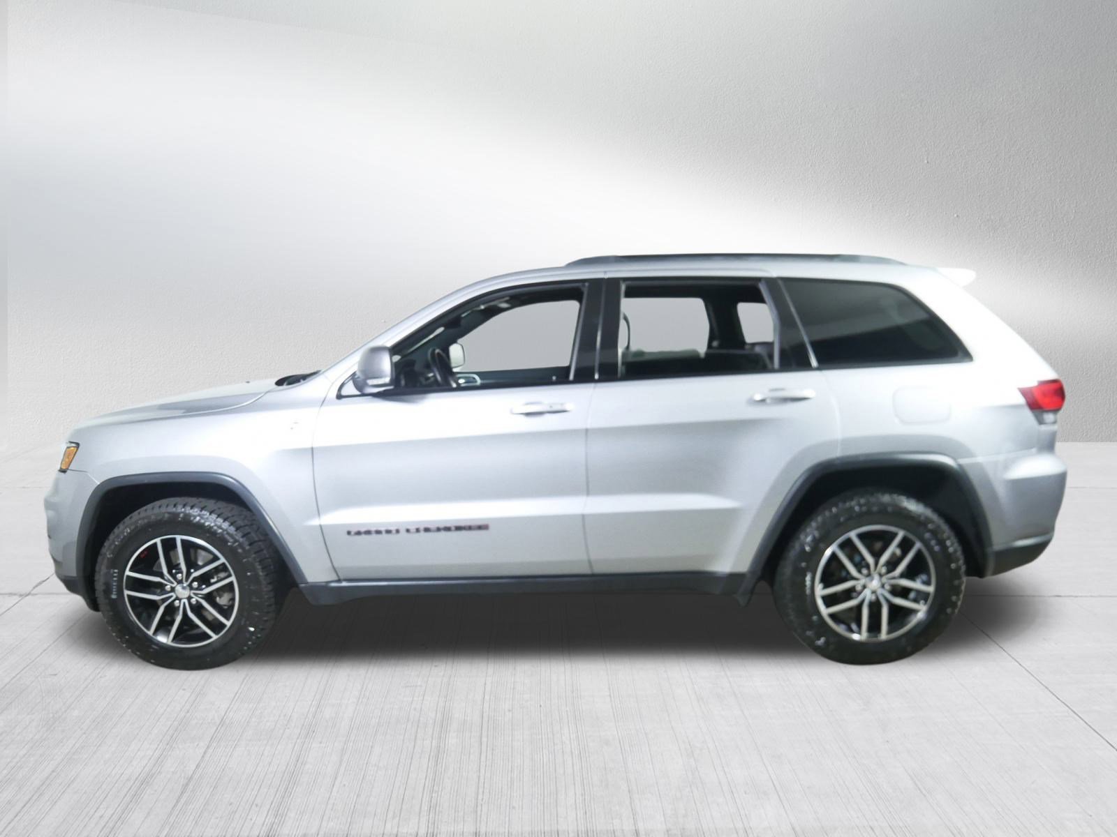 2018 Jeep Grand Cherokee Trailhawk photo 2