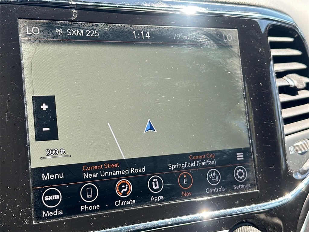 2021 Jeep Grand Cherokee Limited photo 2