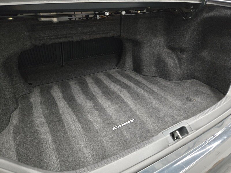 2013 Toyota Camry SE photo 10