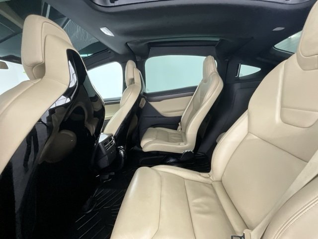 2016 Tesla Model X 90D photo 8
