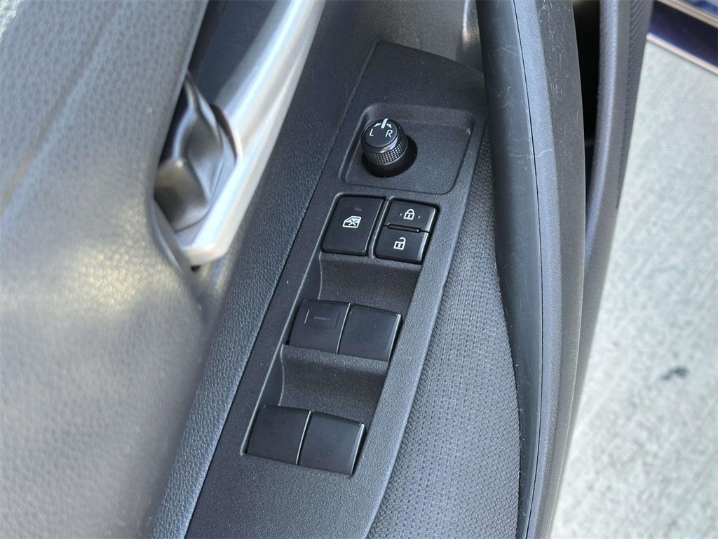 2020 Toyota Corolla LE photo 33