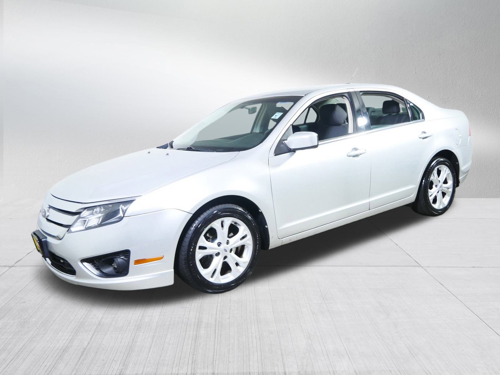 2012 Ford Fusion SE photo 3