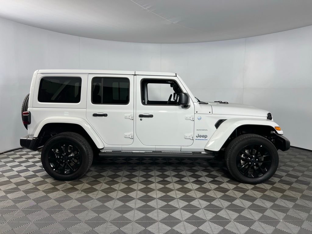 2024 Jeep Wrangler Sahara 4xe photo 3