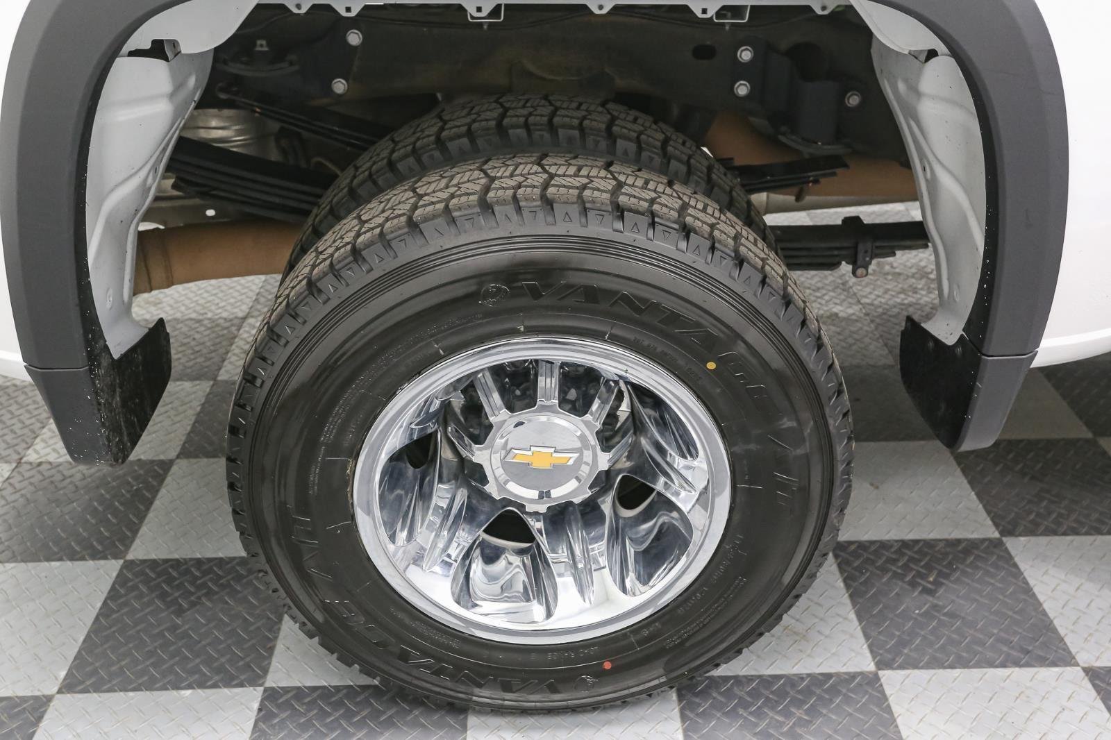 2024 Chevrolet Silverado 3500HD LT photo 13