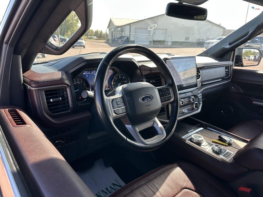 2023 Ford Expedition Limited photo 2