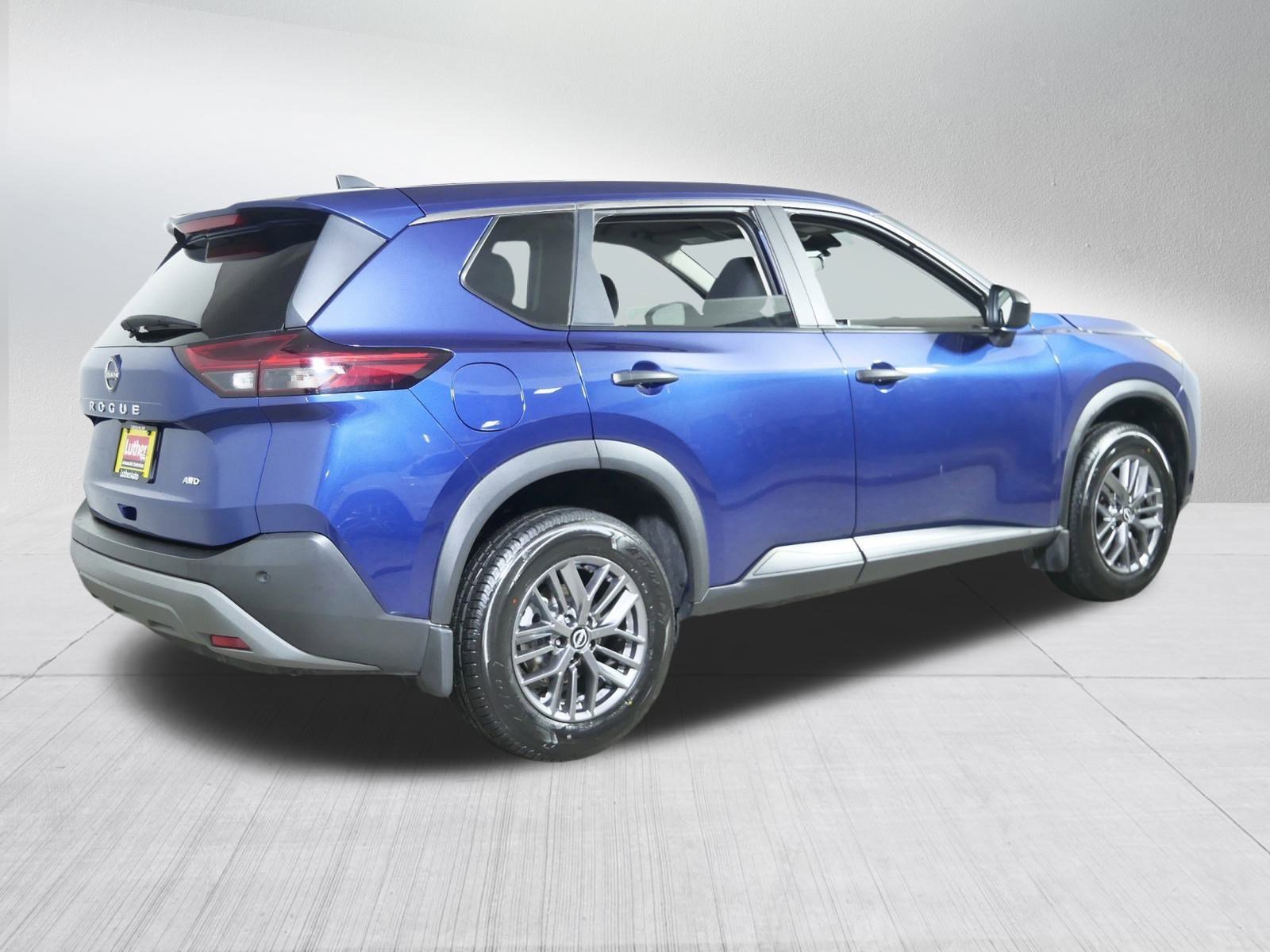 2023 Nissan Rogue S photo 7