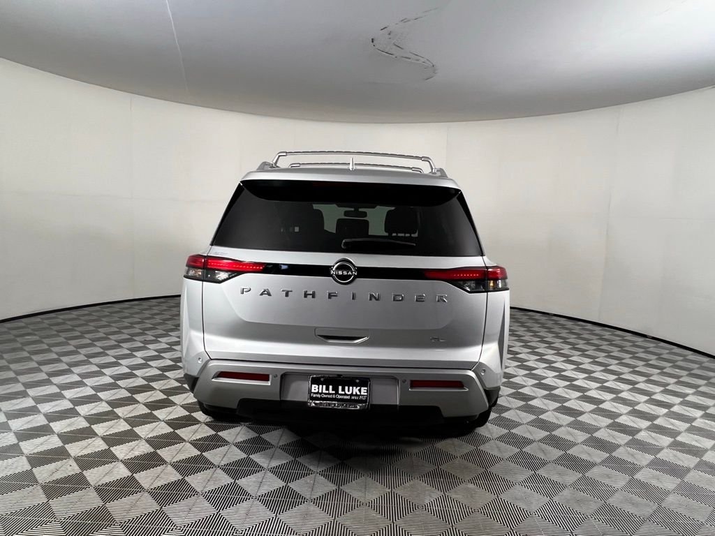 2022 Nissan Pathfinder SL photo 4