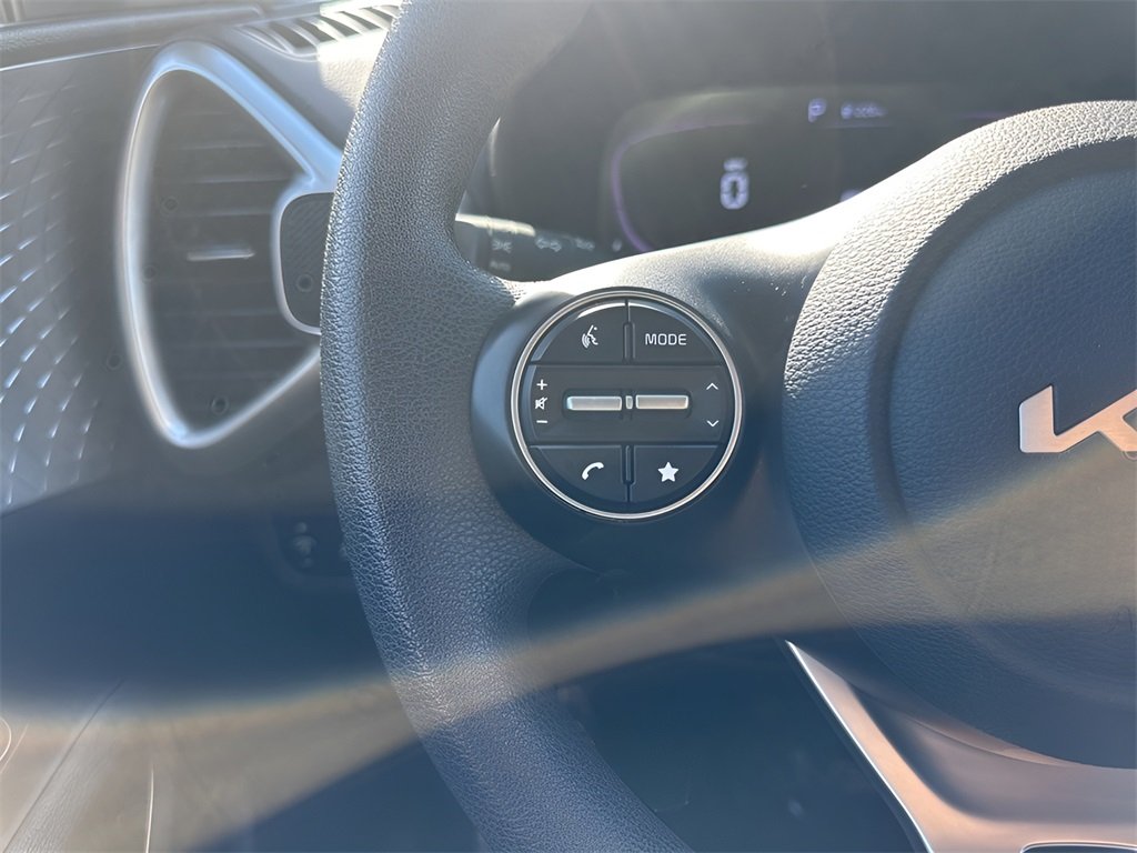 2024 Kia Soul LX photo 12