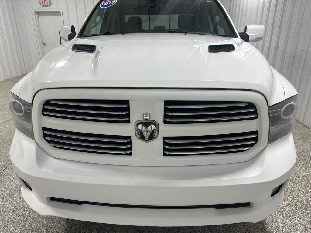 2017 Ram 1500 Sport photo 4