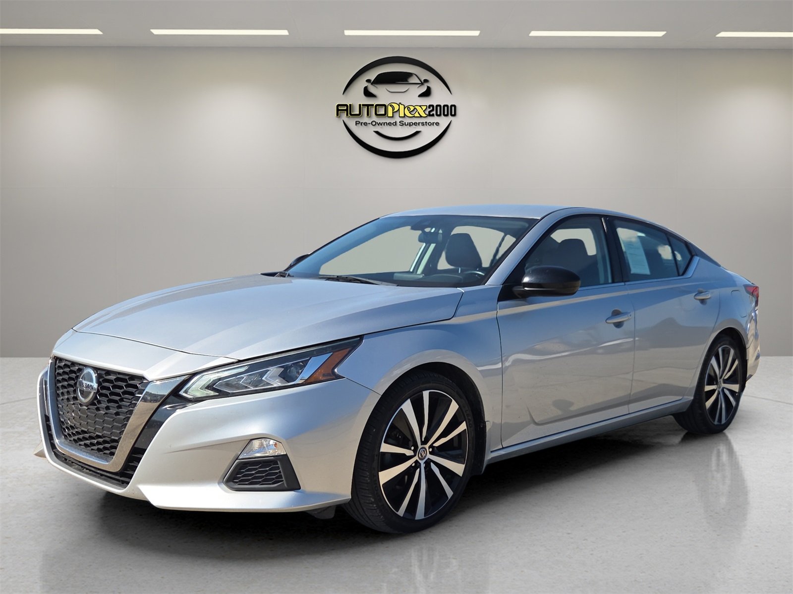 2020 Nissan Altima 2.5 SR photo 3
