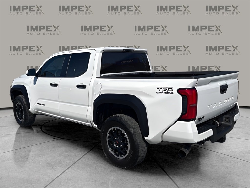 2025 Toyota Tacoma TRD Off-Road photo 3
