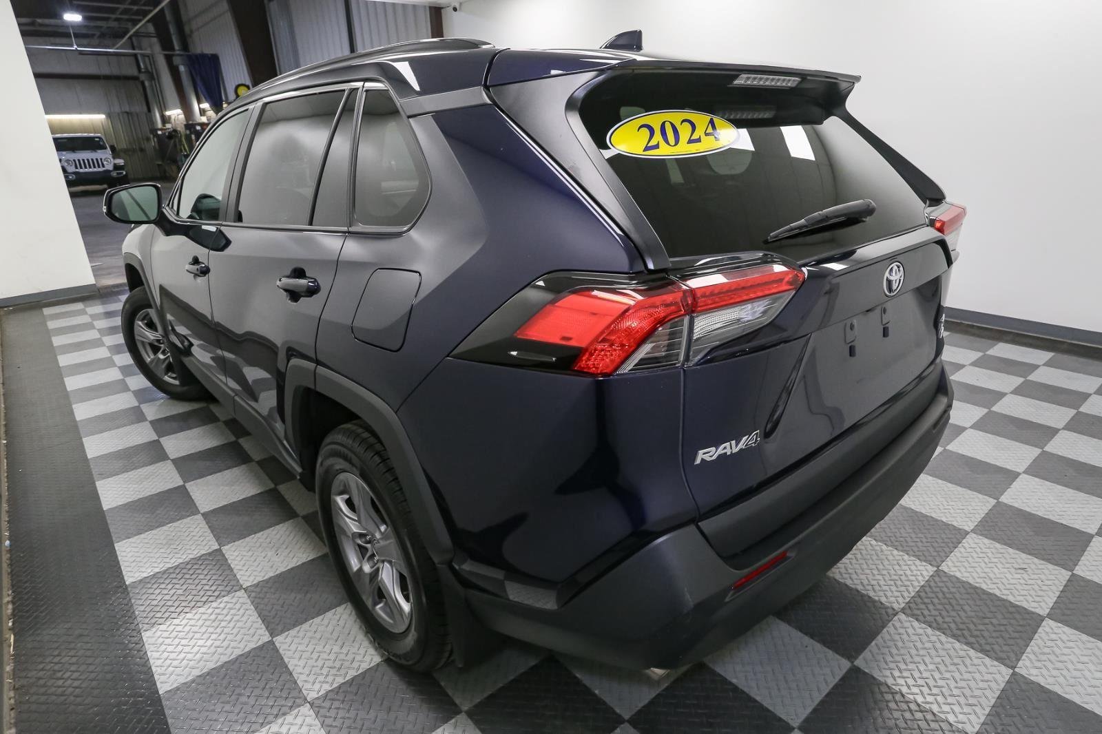 2024 Toyota RAV4 XLE photo 9