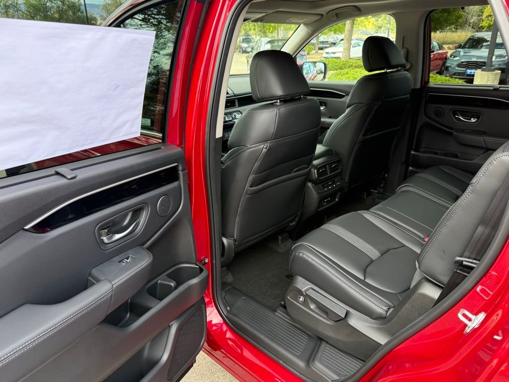 2025 Honda Pilot Touring photo 10