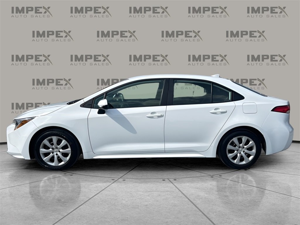 2024 Toyota Corolla LE photo 2