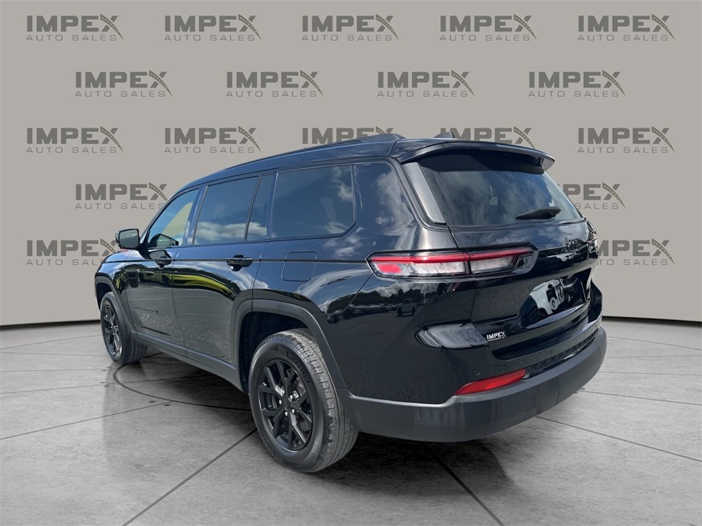2024 Jeep Grand Cherokee Altitude photo 2