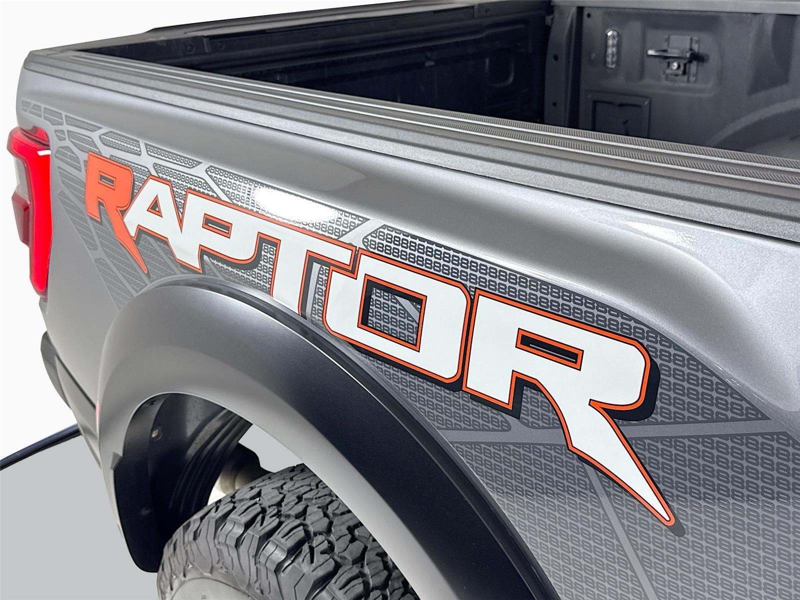 2023 Ford F-150 Raptor photo 36