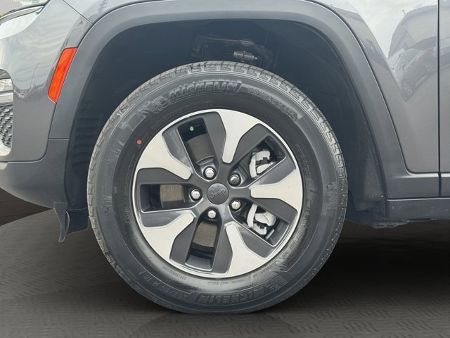 2022 Jeep Cherokee Limited 4xe photo 16
