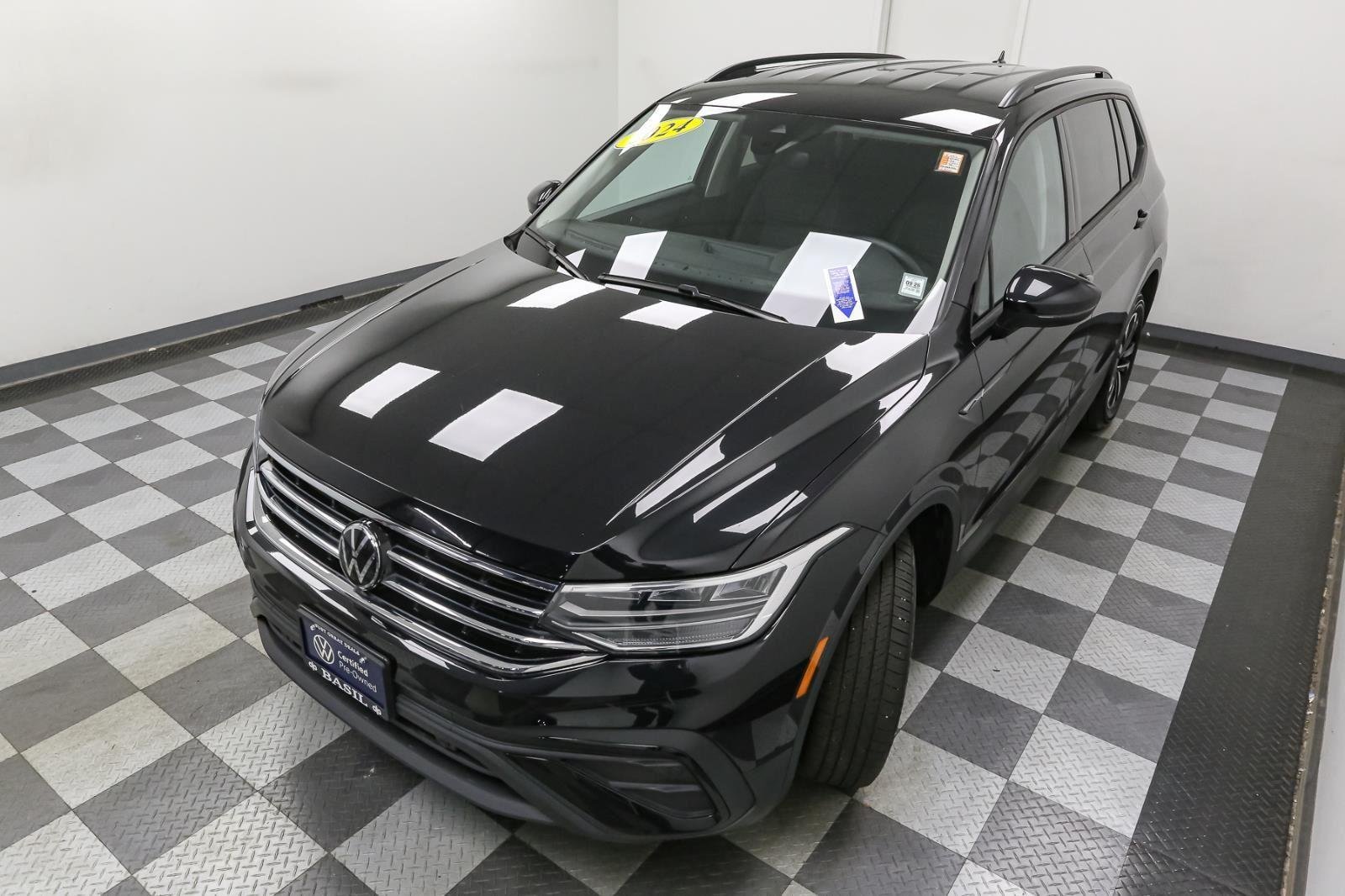 2024 Volkswagen Tiguan S photo 2