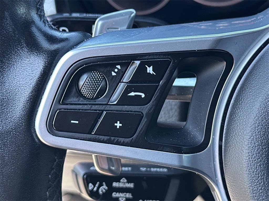 2022 Porsche Cayenne Base photo 24