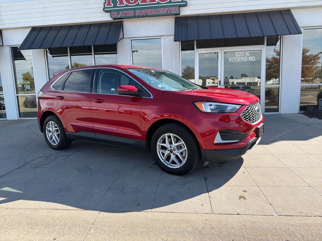 2024 Ford Edge SEL photo 3
