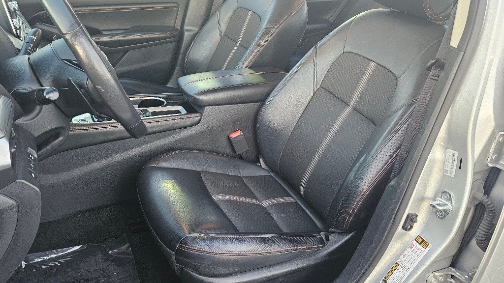 2023 Nissan Altima 2.5 SR photo 4