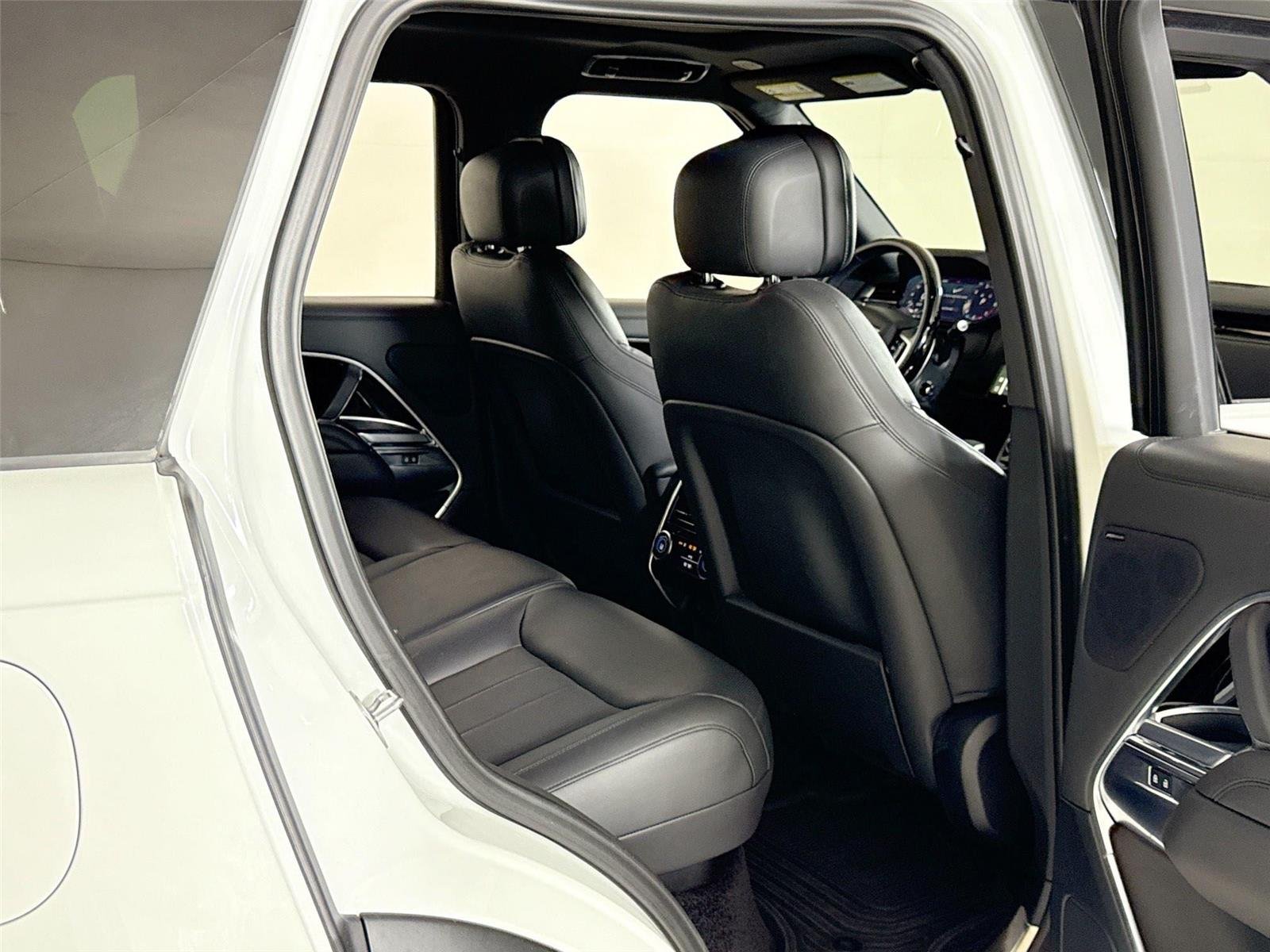 2023 Land Rover Range Rover SE photo 26