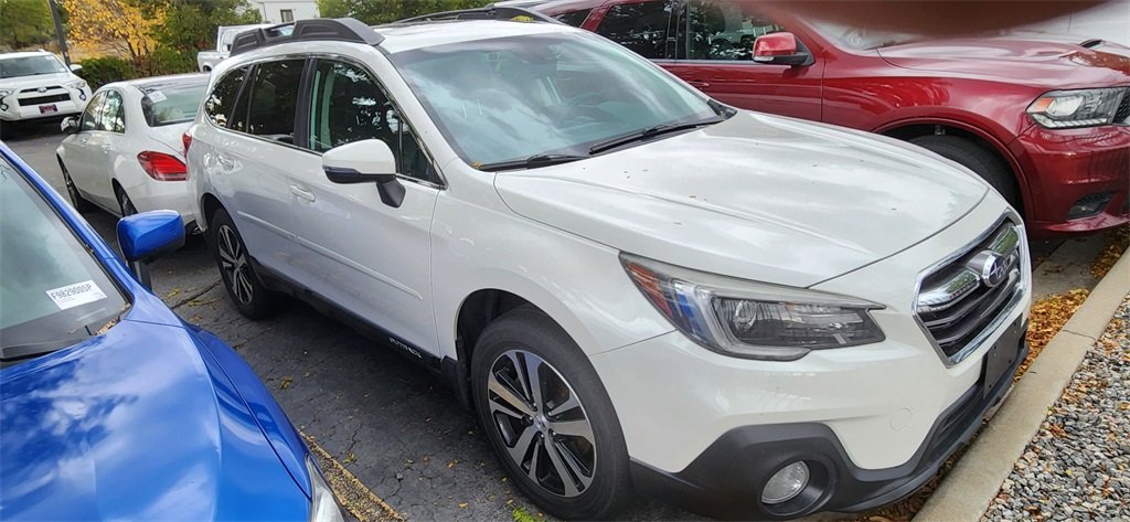 2018 Subaru Outback 3.6R Limited photo 2