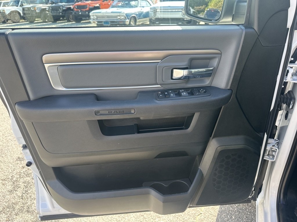 2024 Ram 1500 Classic SLT photo 20