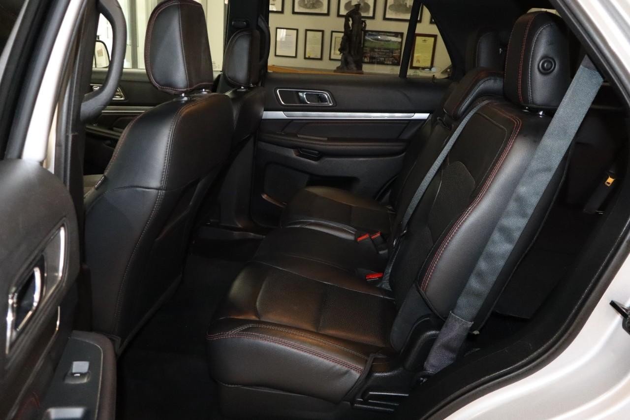 2019 Ford Explorer Sport photo 17