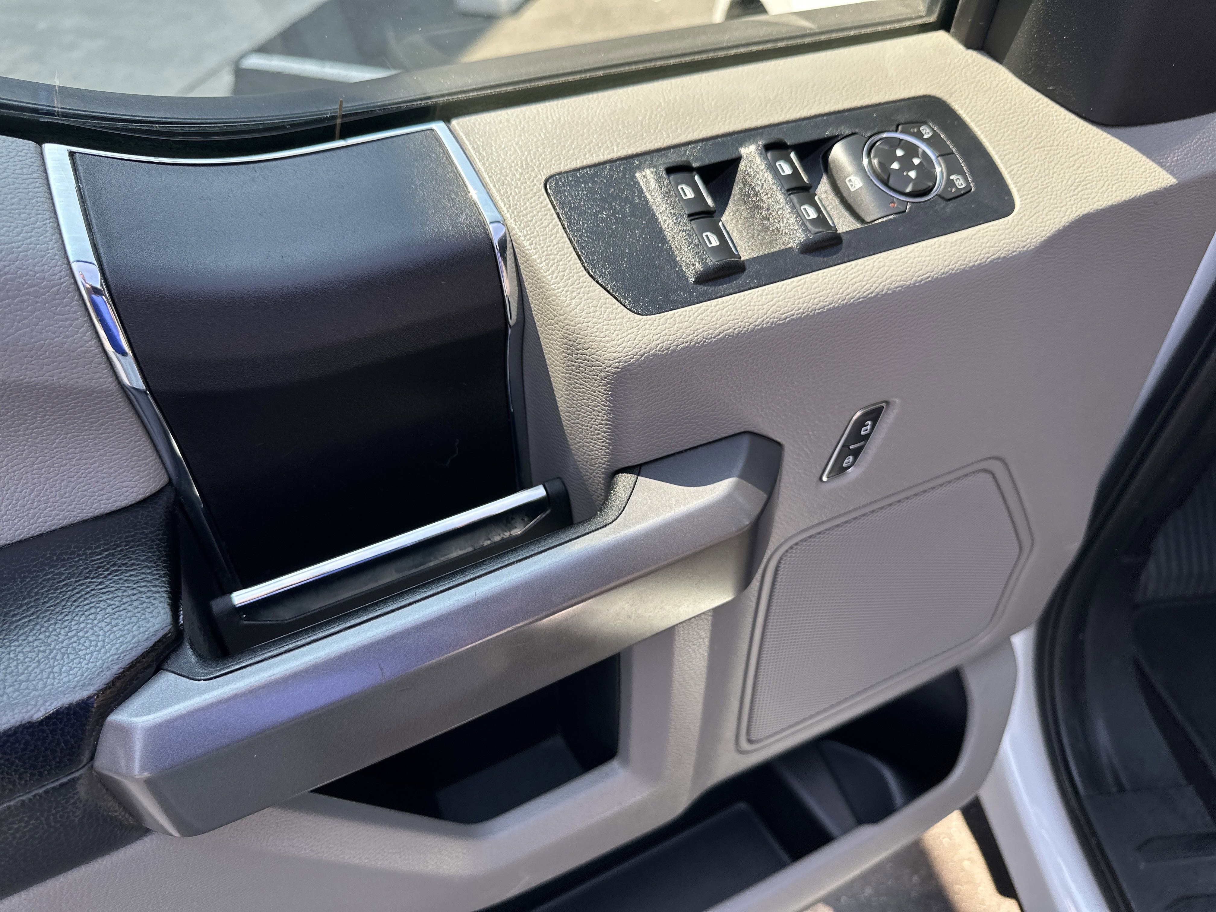 2019 Ford F-150 XLT photo 2